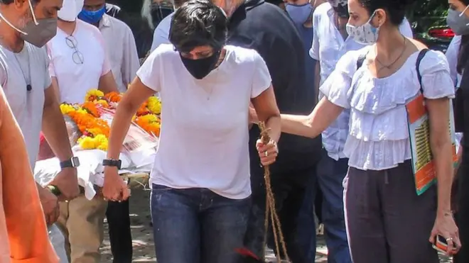 Mandira Bedi performed husband Raj Kaushal's funeral rites