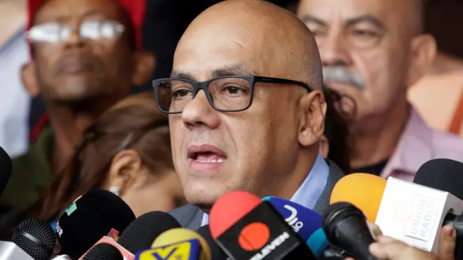 Jorge Rodríguez es el jefe de la comisión de verificación de firmas para el referendo revocatorio