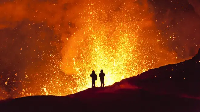 Если вы знаете, как обычно происходит извержение конкретного вулкана, то вы можете определить степень риска