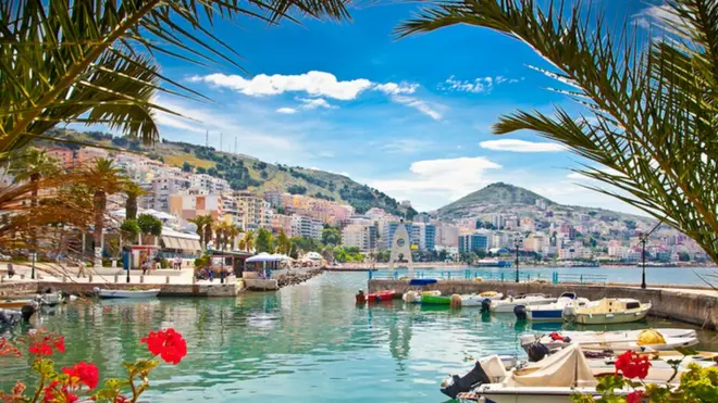 الترحيب بالزائرين وكرم الضيافة من الأشياء التي يفتخر بها الشعب الألباني كثيرا