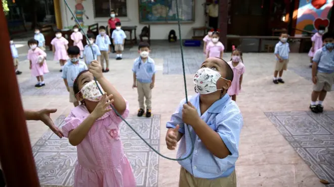 บรรยากาศวันเปิดเทอม 1 พ.ย. 2564 ที่โรงเรียนพิริยะโยธิน กรุงเทพฯ