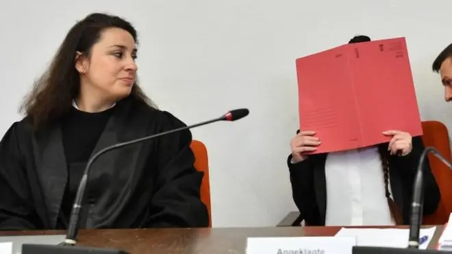 La mujer acusada fue identificada como Jennifer W.