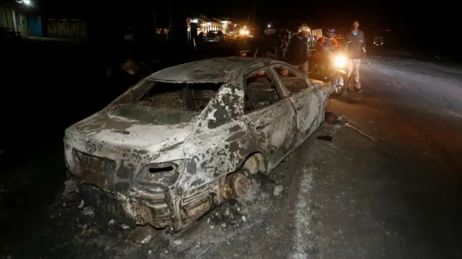 Gawaarida nawaaxiga ku sugnaa oo dhan way gubteen