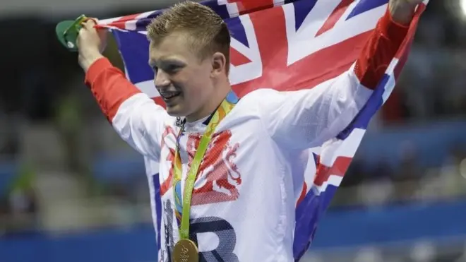 21-летний Адам Пити выиграл первую золотую медаль для Великобритании на Олимпиаде в Рио, побив собственный мировой рекорд на 100-метровке брассом
