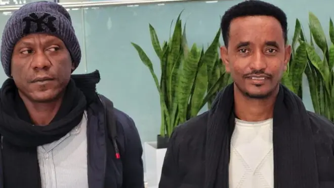 ኣለም ተስፋይ (ጸጋም) ክብሮም ኣድሓኖምን (የማን)