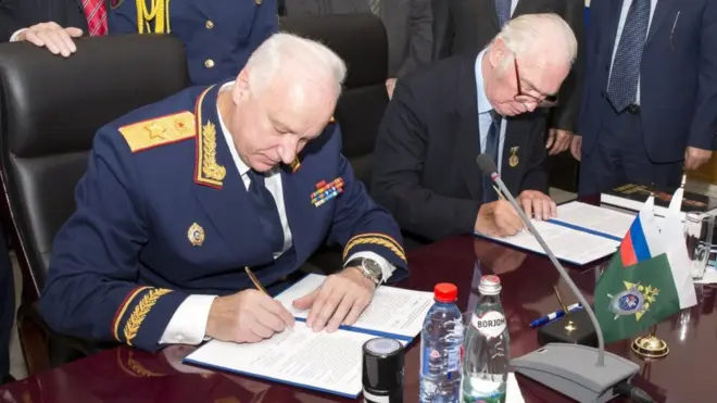 Александр Бастрыкин заверил писателей, что в СК можно найти сюжеты, которые "не придумать ни при каких обстоятельствах"