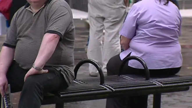 دراسة أجراها باحثون بريطانيون تفدي إلى أنه من غير الممكن أن يتمتع شخص بدين بوضع صحي سليم.