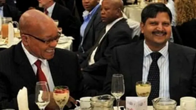 अतुल गुप्ता के साथ राष्ट्रपति जैकब ज़ूमा