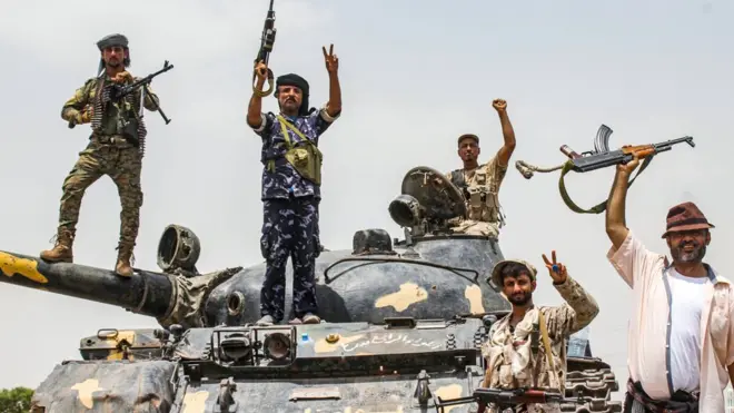 قوات المجلس الانتقالي تقول إنها استعادت السيطرة على عدن