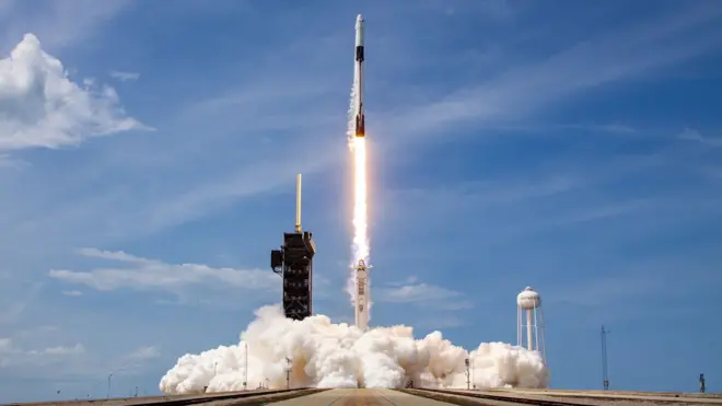 O foguete Falcon 9 e a cápsula Crew Dragon, da Space X, iniciaram uma nova fase do programa espacial americano