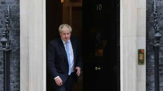 Борис Джонсон в дверях Даунинг-Стрит