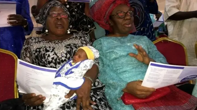 Ajibola Otubusin lụrụ dị ya bụ Samuel n'ọnwa Disemba afọ 1977 mgbe ọ dị afọ iri abụọ na ise.