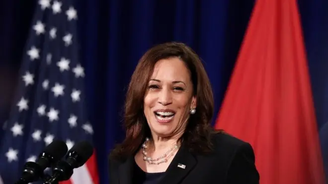 Phó Tổng thống Hoa Kỳ Kamala Harris tổ chức họp báo trước khi rời Hà Nội, Việt Nam, ngày 26 tháng 8 năm 2021