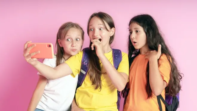 Ku dhowaad 61,951,327 fiidiyow ayaa laga saaray barta TikTok.