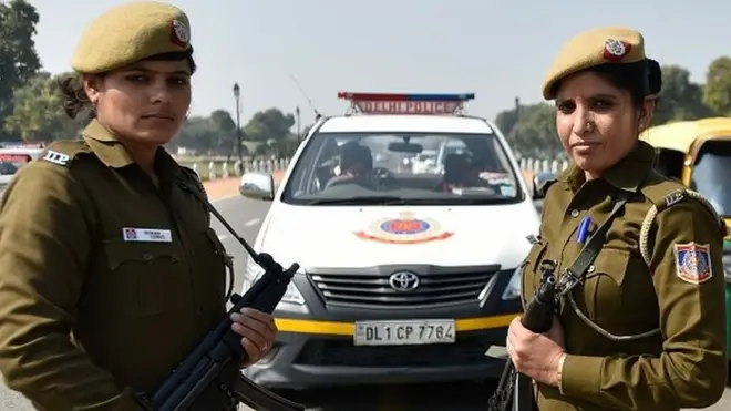 महिला पुलिस