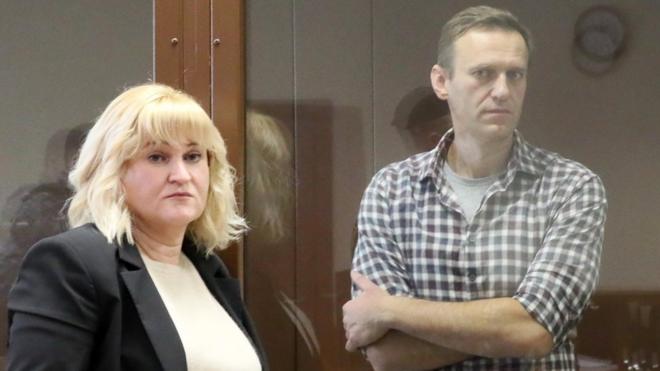 Навальный и Михайлова на суде