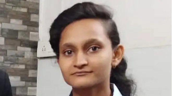 లాయర్ సంజయ్ శర్మతో లతిక బన్సల్