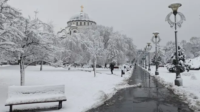 Zavejan je i Hram Svetog Save