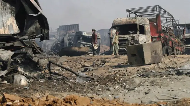 حدود ۵۰۰ تانکر در انفجار مهیب گمرک اسلام قلعه نابود شده‌