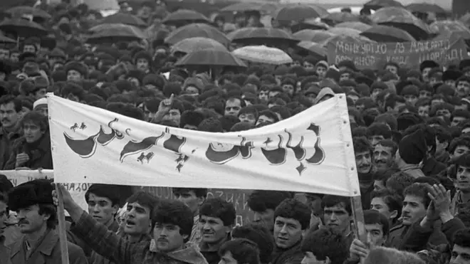 تظاهرات در شهر دوشنبه برای زبان فارسی‏