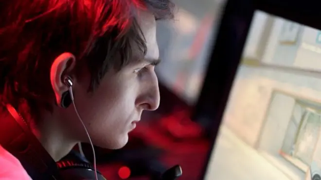 Киберспортсмен из Беларуси рассказал, как играют и зарабатывают профессиональные геймеры