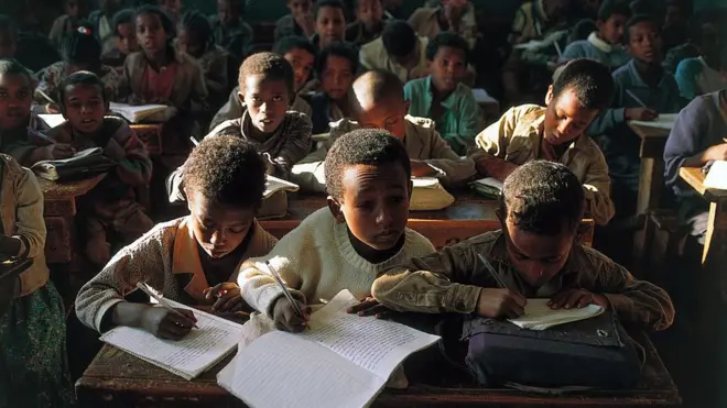 ተማሪዎች በመማር ላይ