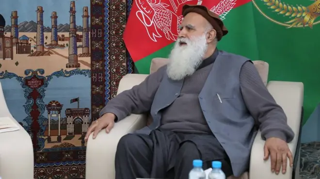 ښاغلي سیاف د یکشنبې پر ورځ د پخلاینې رهبرۍ شورا ناسته کې ګډون وکړ