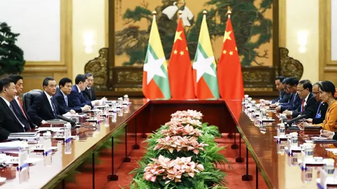 တရုတ်ရဲ့ One Belt One Road ရပ်ဝန်းတခု လမ်းကြောင်းတခု သေနင်္ဂဗျူဟာ မြောက် စီမံကိန်းကြီးအတွက် နိုင်ငံတကာခေါင်းဆောင်တွေ ကို ဖိတ်ခေါ်ပြီး Forum ဆွေးနွေးပွဲကြီး တခု ဘေဂျင်းမှာ လွန်ခဲ့တ