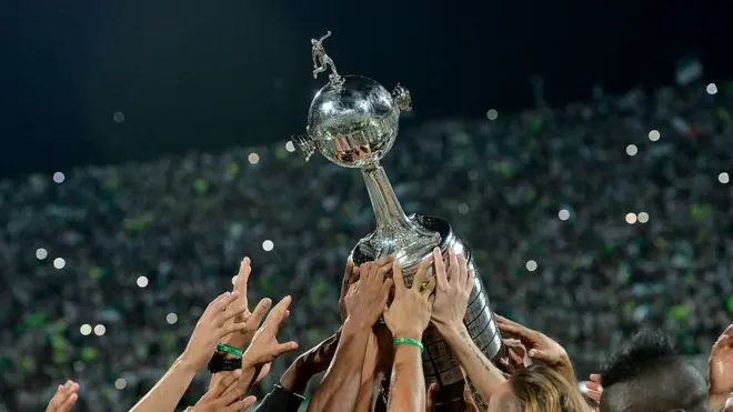 La Copa Libertadores 2018 será entregada al ganador del superclásico argentino.