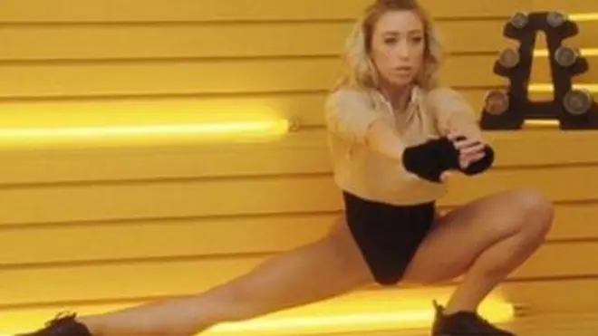 الإعلان ظهر في مارس / آذار وأبريل / نيسان على قناتين بريطانيتين