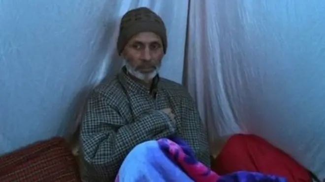 आत्मघाती हमलावर आदिल अहमद डार के पिता ग़ुलाम अहमद डार