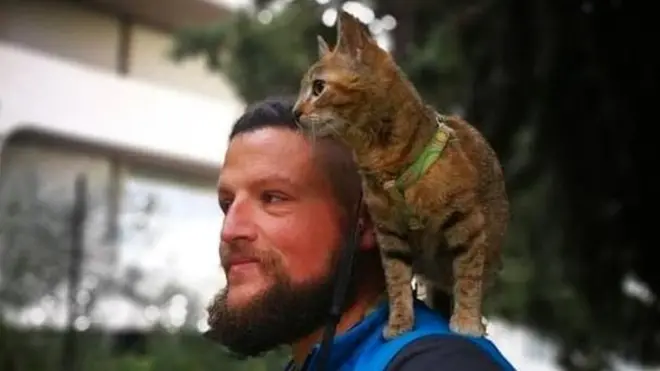 Neobični saputnici koji na biciklu obilaze svet.