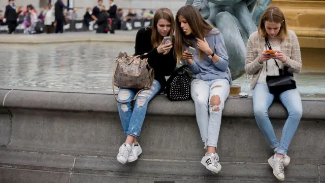 Ігрові додатки для смартфонів і планшетів полегшують вивчення іноземних мов