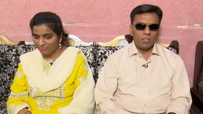 امجد نے کہا کہ وہ چاہتے ہیں جیسے وہ سیکھ کر دوسروں کی مدد کر کے اُن کی زندگی آسان بنا رہے ہیں ویسے ہی اُن کے اس چینل سے سیکھنے والے آگے دوسرے نابینا افراد کی زندگی کو آسان بنانے میں مدد کریں