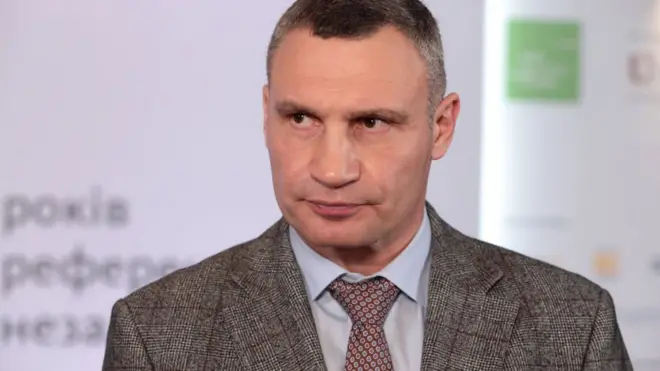 Vitali Klitschko, le maire de Kiev se dit engagé pour défendre sa ville et ses populations