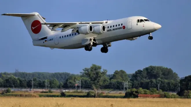 Xiyyaara Aveeshinii WDL