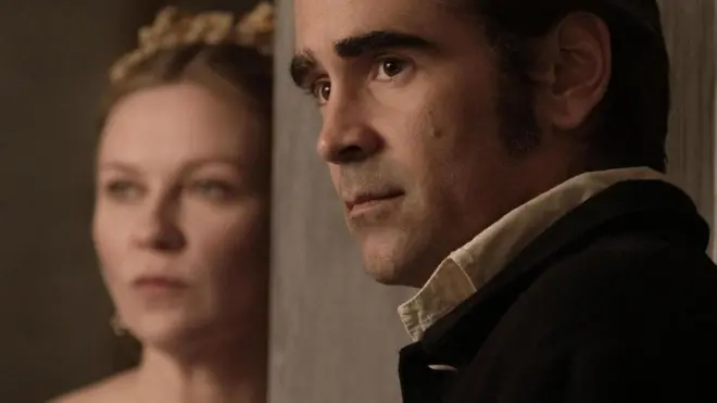 يقوم الممثل كولين فيَريل بدور البطولة في فيلم المفتون