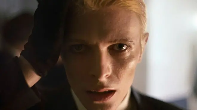 Боуи в 1975 году, когда создавалась "Магическая серия"