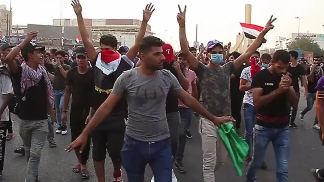 محافظة البصرة جنوبي العراق تشهد هدوءا حذرا يوم الأربعاء بعد أعمال عنف وتظاهرات خرجت تطالب بتوفير الماء والكهرباء والخدمات للمحافظة الغنية بالنفط.