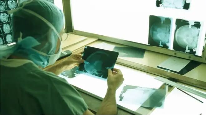 Bazı virüslerin bağışıklık sisteminde yol açtığı tepki Parkinson hastalığının gelişme riskini artırabiliyor