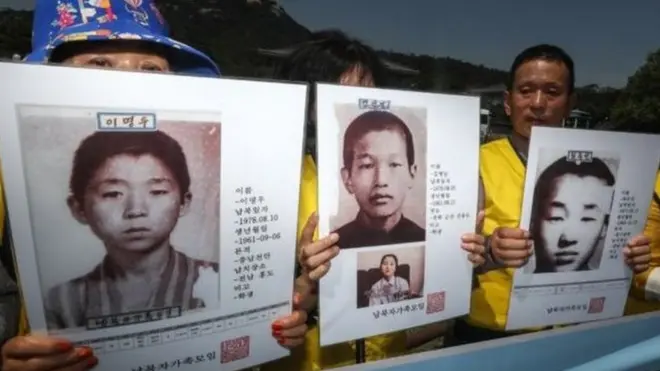 지난 2019년 5월 29일 오후 서울 청와대 분수대 앞에서 납북자가족모임 회원들이 납북피해자 생사확인 촉구 기자회견을 하고 있다