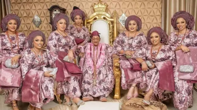 Alaafin Adeyẹmi kẹta atawọn Olori rẹ