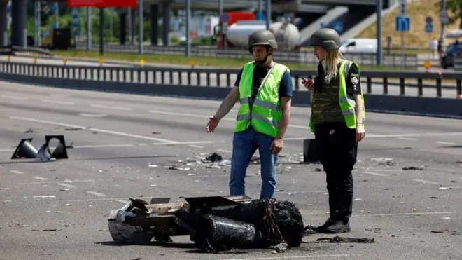 Уламки збитої над Києвом ракети вдень 29 травня