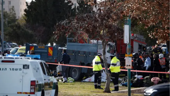 службы спасения на месте трагедии