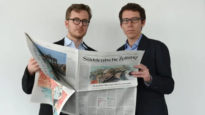 Dua serangkai Süddeutsche Zeitung'. Kendati nama keluarga keduanya terdengar persis sama, dua tokoh yang memimpin proyek investigasi Panama Papers ini, Frederik Obermaier (kiri) dan Bastian Obermayer, bukan sanak keluarga sama sekali.
