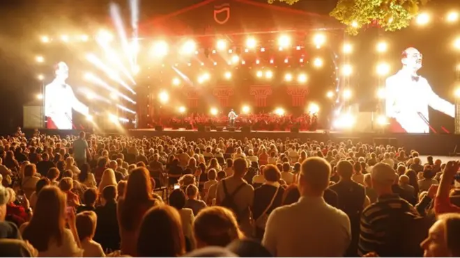 У Дніпрі влашутвали великий концерт