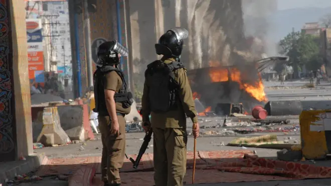 Isku dhacayada Booliska iyo dibadbaxayaasha waxaa ku dhintay laba askari