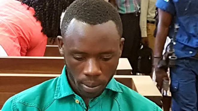 Manirambona Benjamin ntarekuriwe kwigisha canke gukora akazi ka leta mu kiringo c'imyaka 10