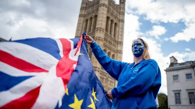 اگر منگل کو برطانوی پارلیمنٹ میں بل منظور نہیں ہوتا تو اس صورت میں برطانیہ بغیر کسی معاہدے کے یورپی اتحاد سے نکل سکتا ہے۔