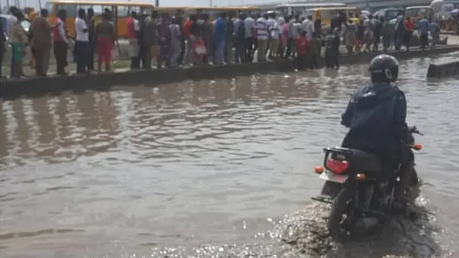 Di Lagos-Badagry high way na international road wey connect Nigeria and oda West African kontries but plenty years of abandonment don turn di road to anoda tin.